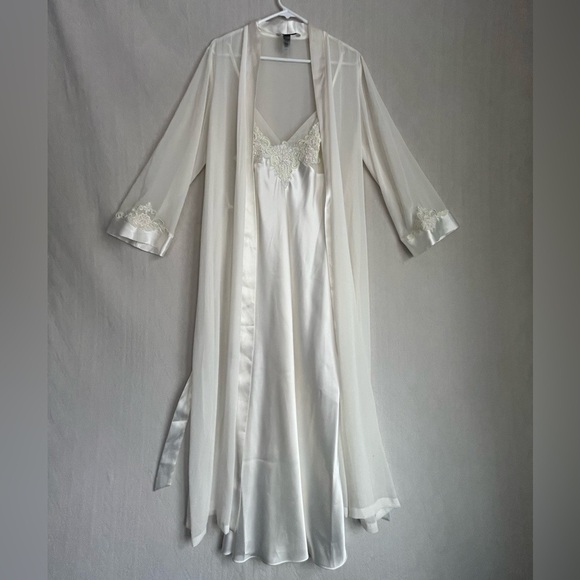 delicates Other - Bridal Delicates Lace Bodice Ivory Satin Maxi NightGown & Robe Sz M Honeymoon